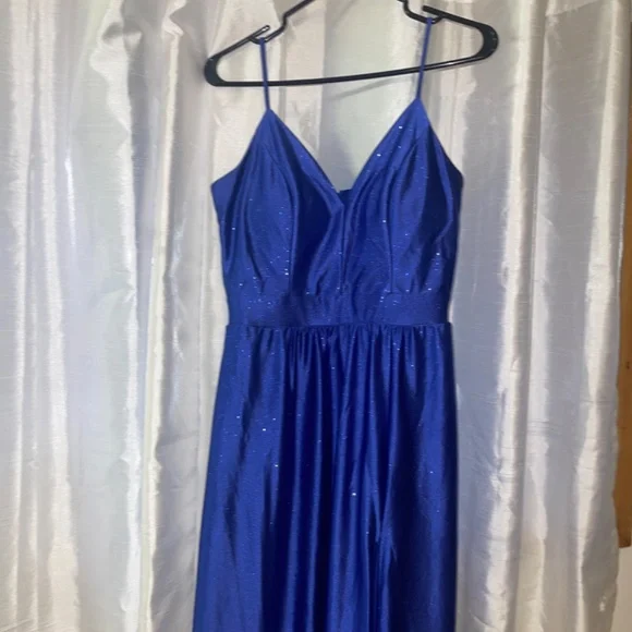 Prom dress - Picture 2 of 3